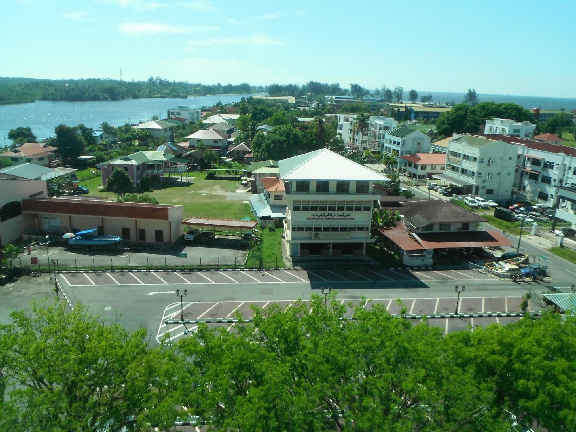 Keoja Hotel Kuala Belait Exterior foto
